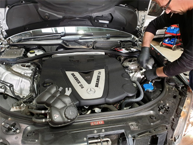 Mercedes S320 L has headlamps adjusted free of charge Mercedes S320 Brabus